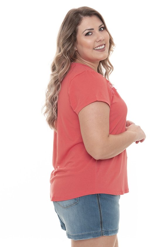 S4111919 Blusa Feminina Plus Size com Detalhe em Renda Coral (Lateral)