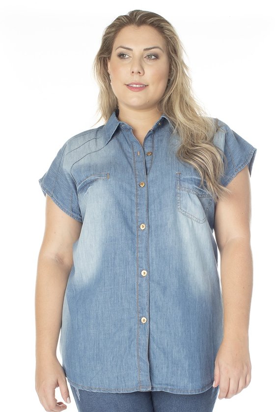 9118AR00 Camisa Jeans Feminina Plus Size com Recortes (Frente 1)