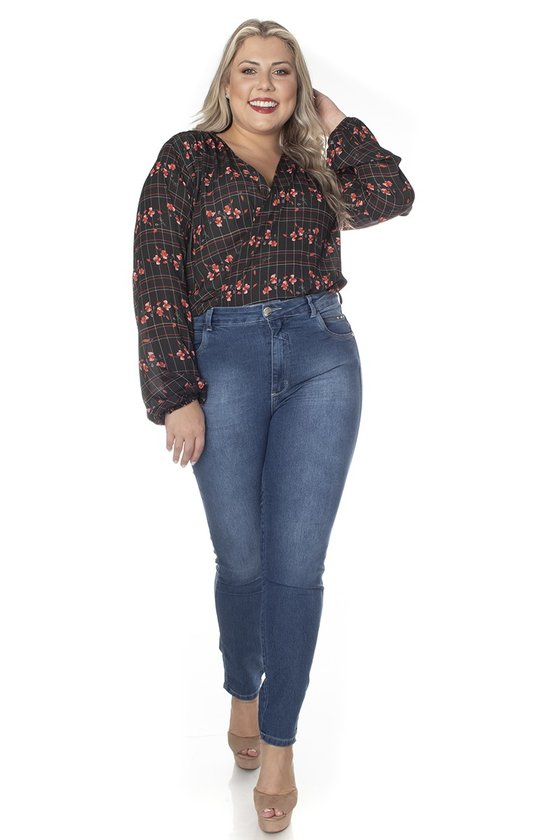 2130AR00 Calça Jeans Plus Size Skinny (Frente2 Corpo Inteiro)