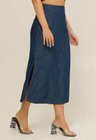 07 saia midi jeans leve com fenda lateral